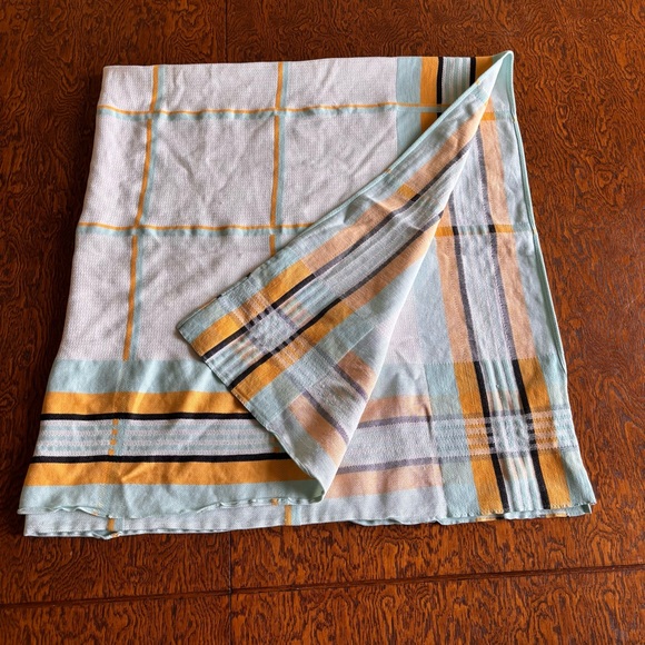 Table Linen in Aqua and Yellow - Picture 1 of 7